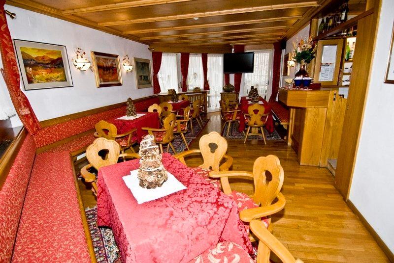 Hotel Olimpia Cortina d'Ampezzo Bagian luar foto