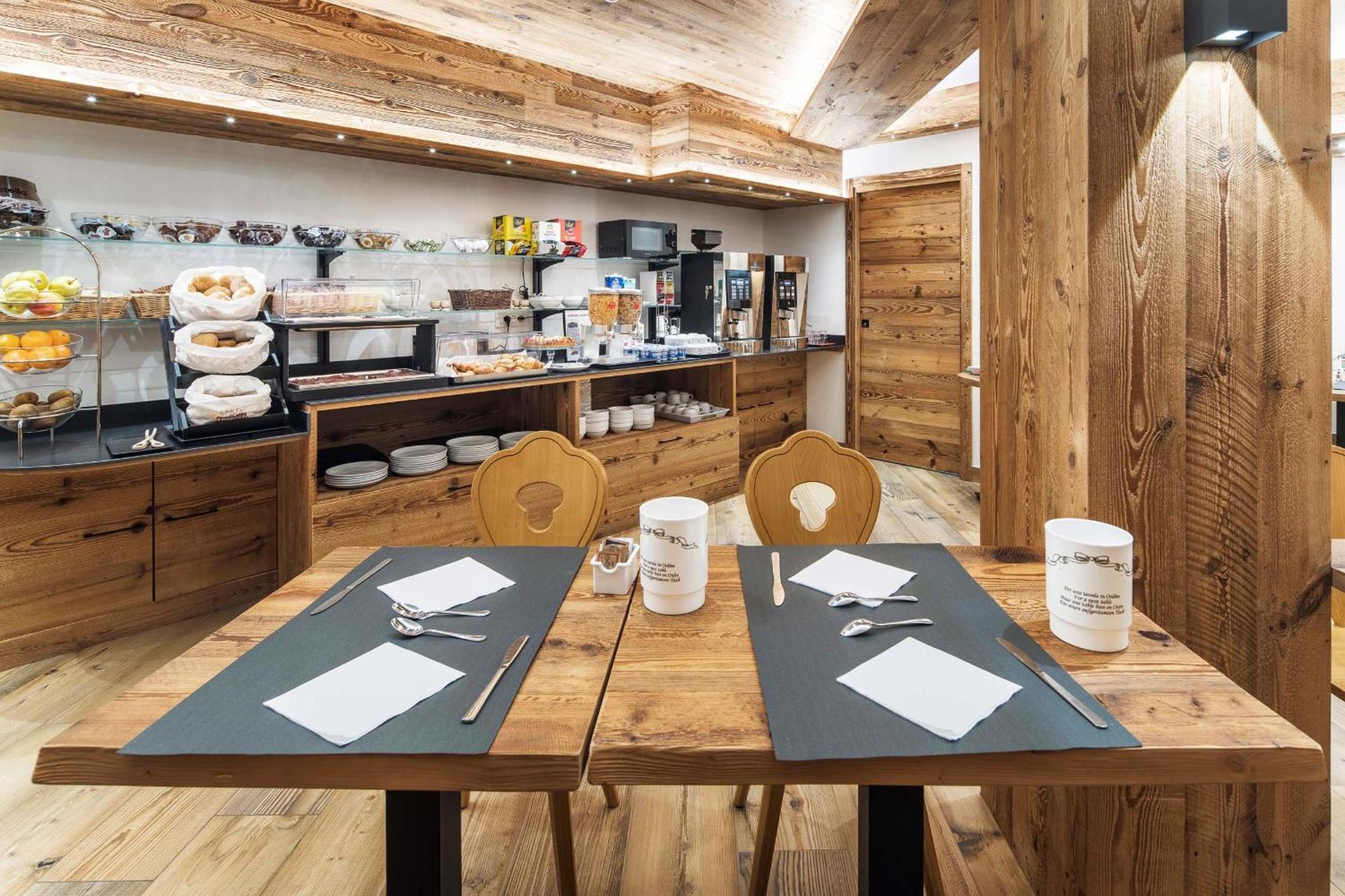 Hotel Olimpia Cortina d'Ampezzo Bagian luar foto