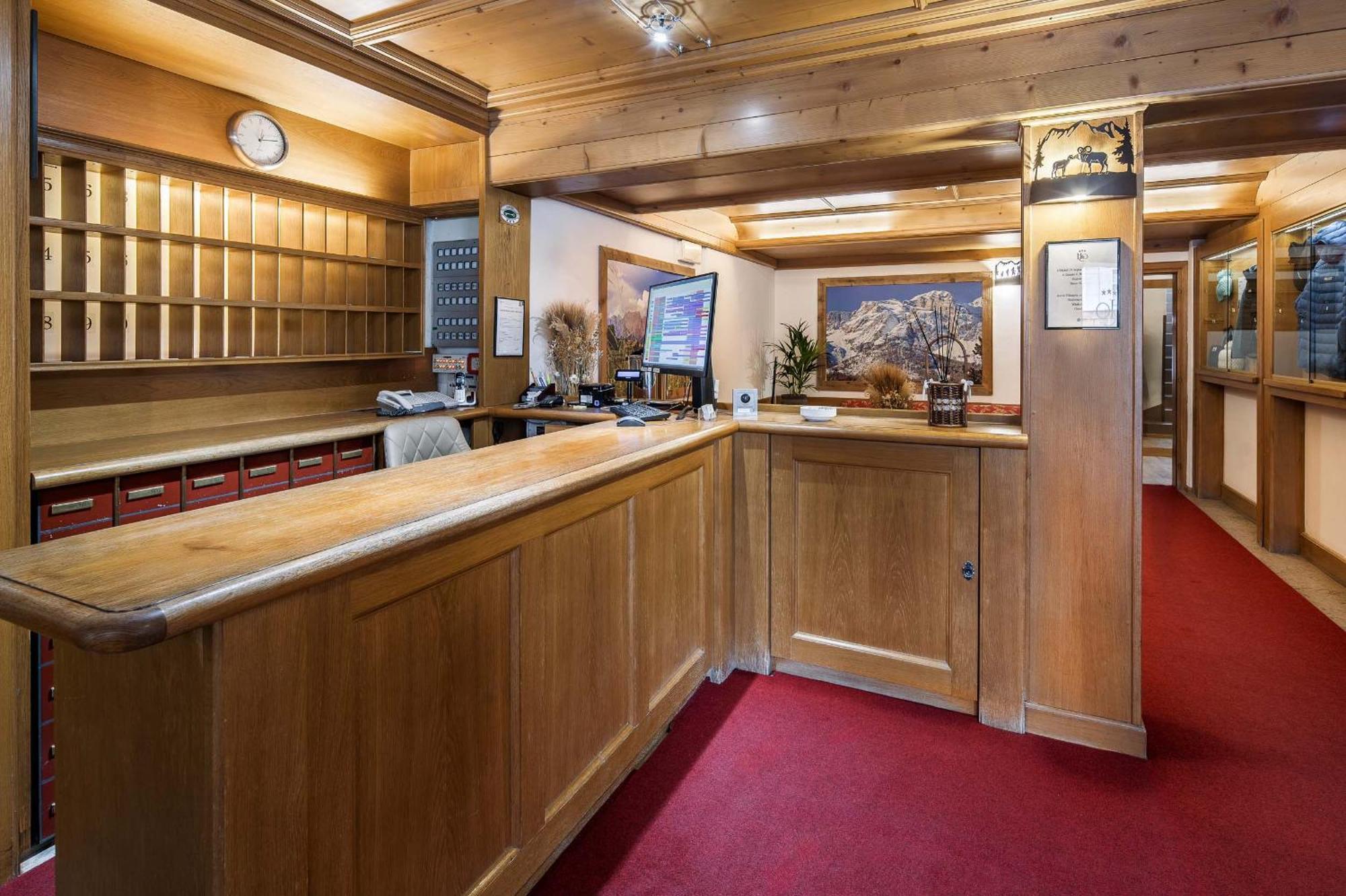 Hotel Olimpia Cortina d'Ampezzo Bagian luar foto