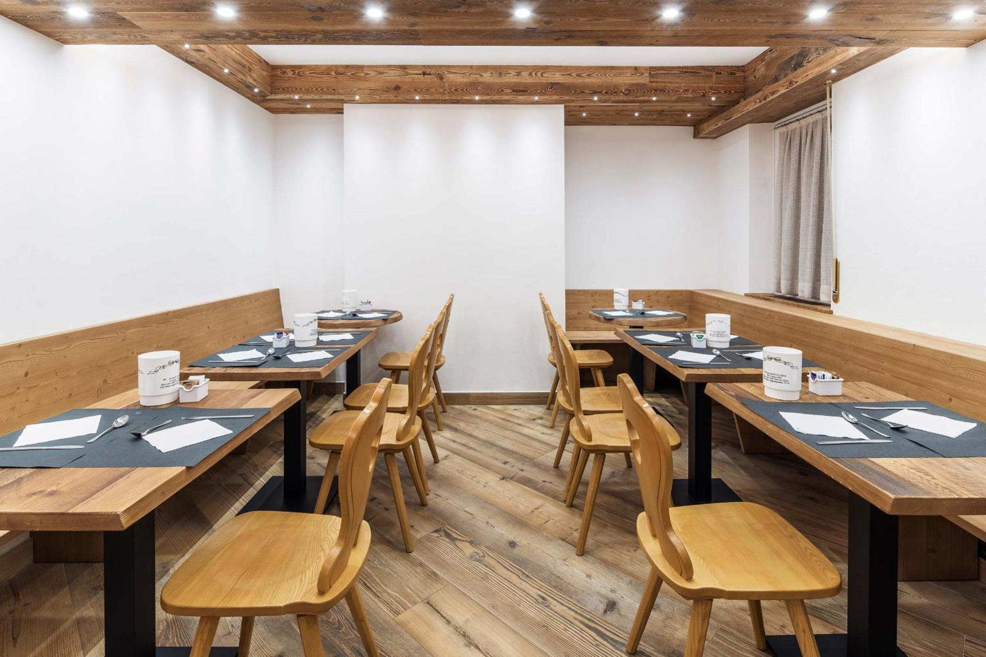 Hotel Olimpia Cortina d'Ampezzo Bagian luar foto