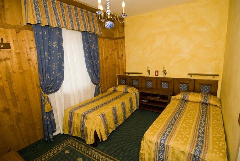 Hotel Olimpia Cortina d'Ampezzo Bagian luar foto