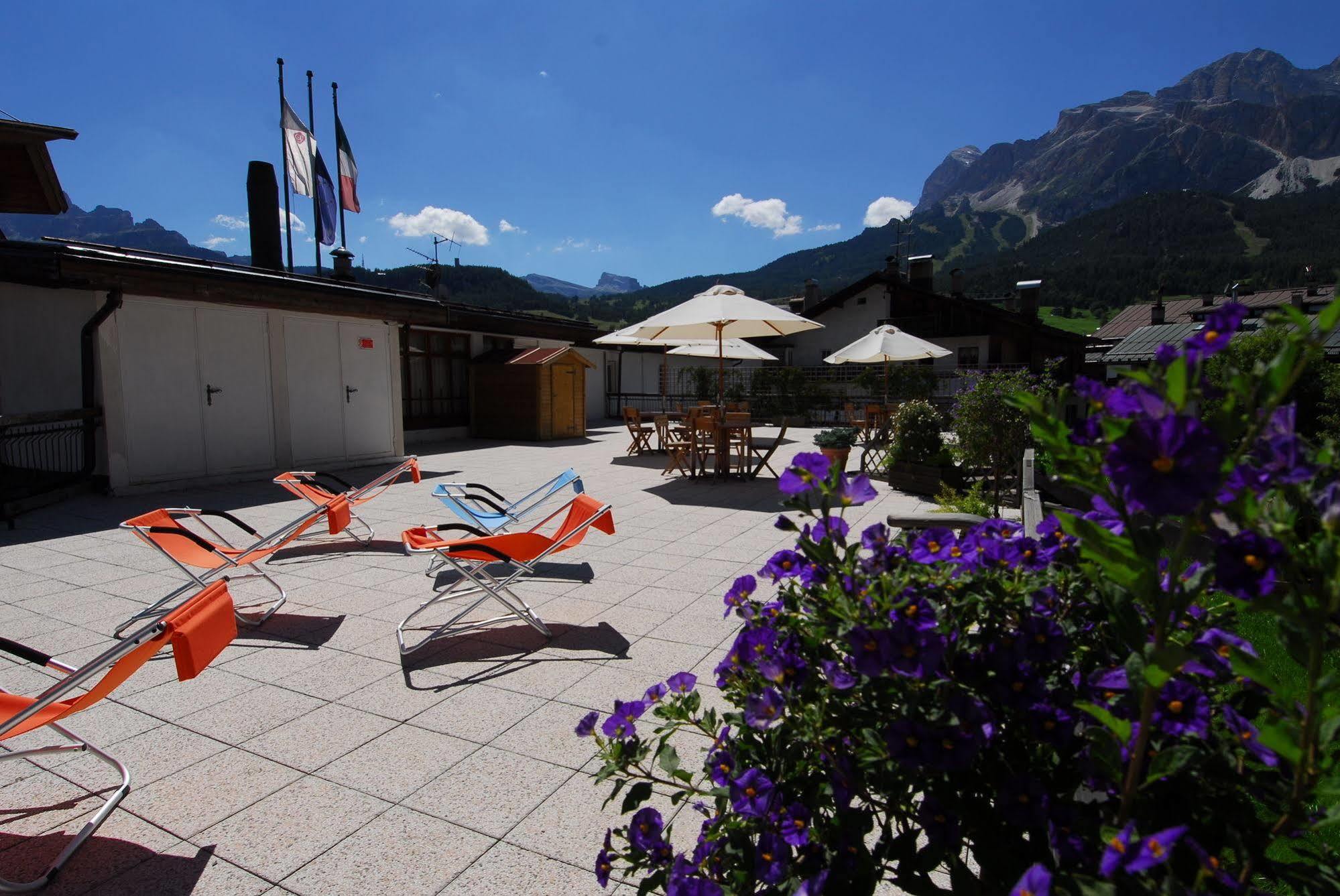 Hotel Olimpia Cortina d'Ampezzo Bagian luar foto