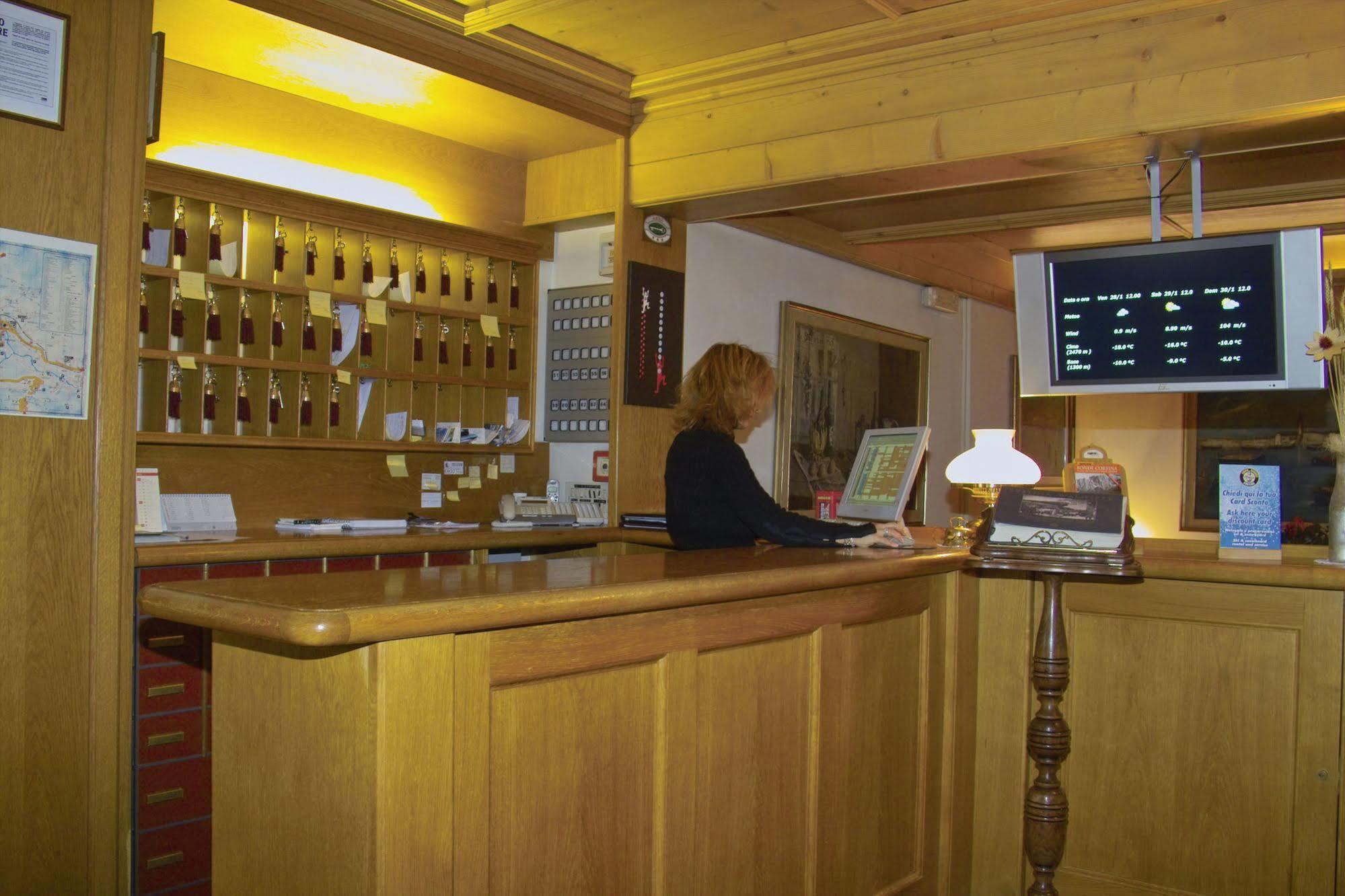 Hotel Olimpia Cortina d'Ampezzo Bagian luar foto