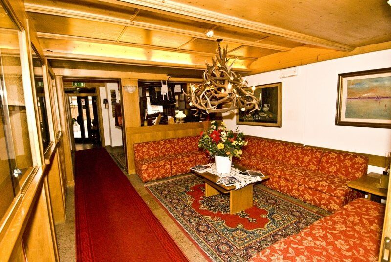 Hotel Olimpia Cortina d'Ampezzo Bagian luar foto